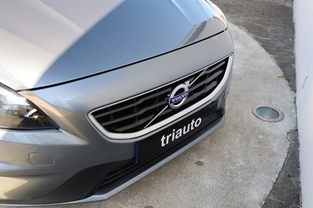 V40 D2  R-Design