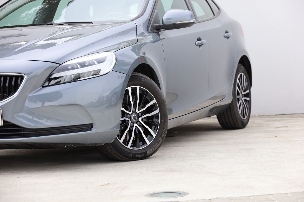 V40 D3 Momentum Geart.6V