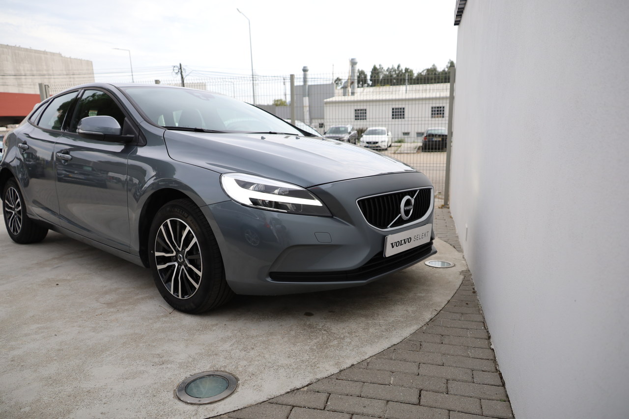 V40 D3 Momentum Geart.6V