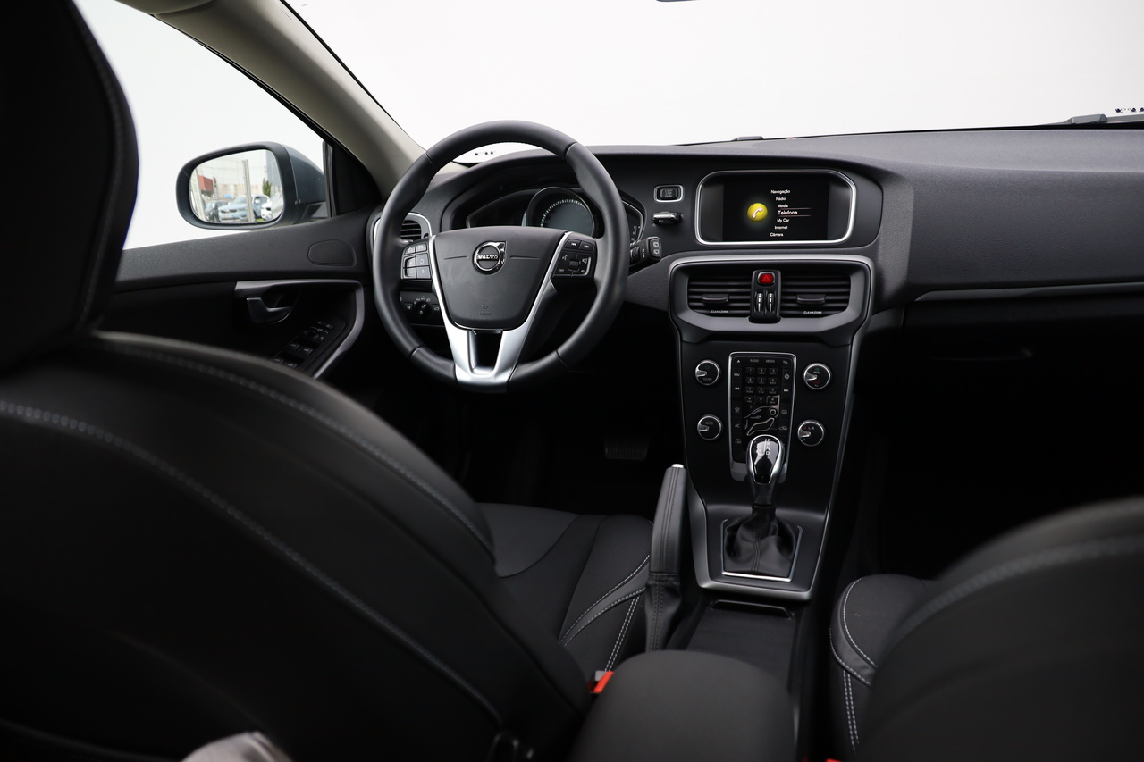 V40 D3 Momentum Geart.6V