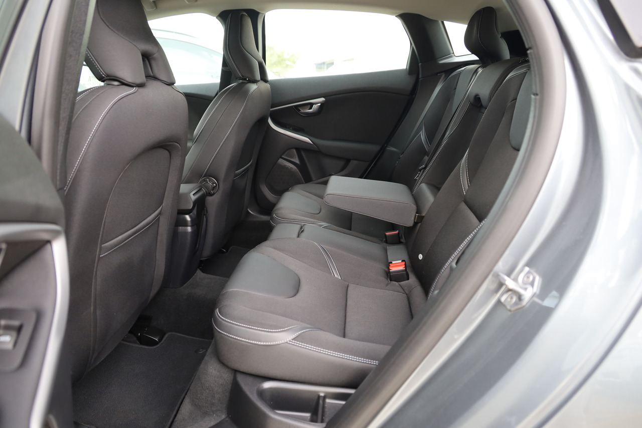 V40 D3 Momentum Geart.6V