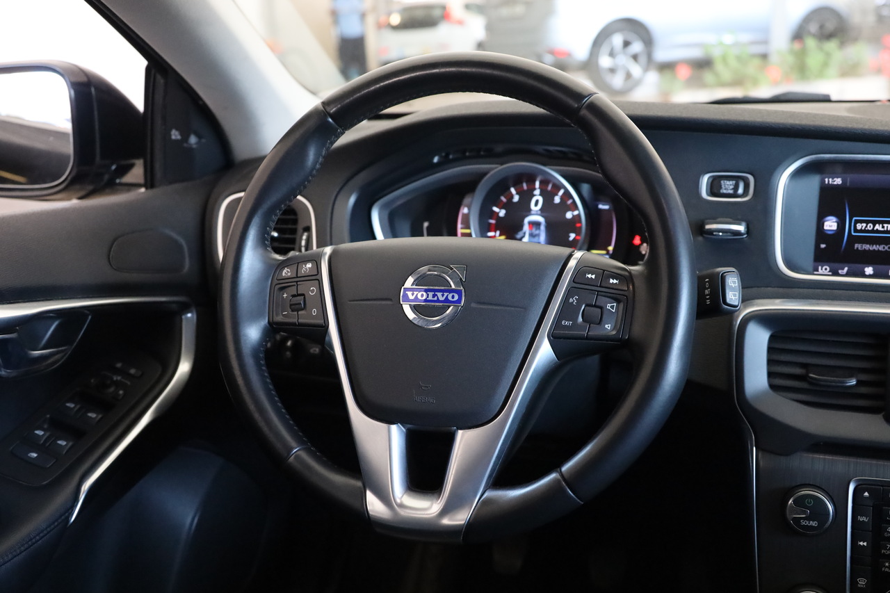 V40 T4 Summum