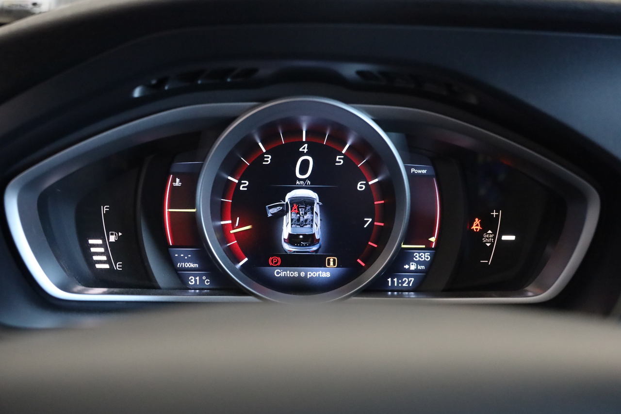 V40 T4 Summum