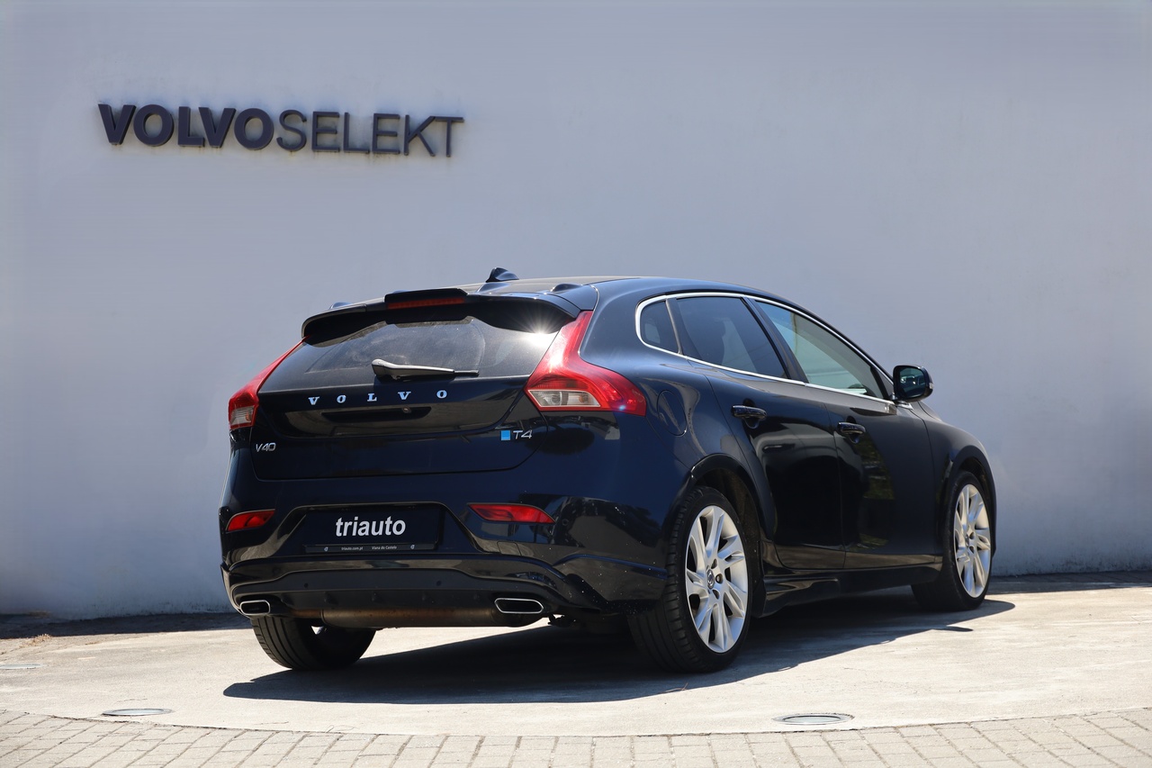 V40 T4 Summum
