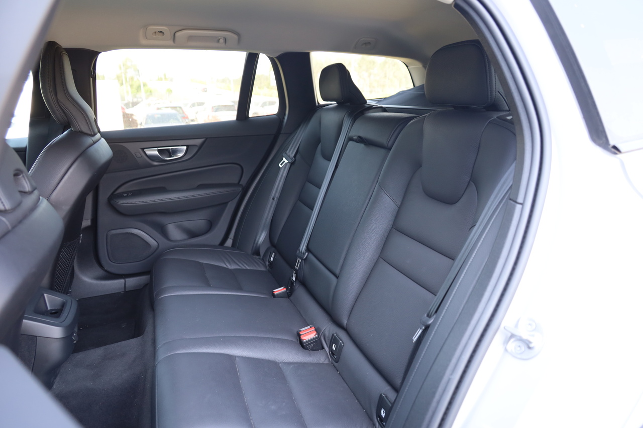 V60 B4 Hibrido Gasóleo Core AWD