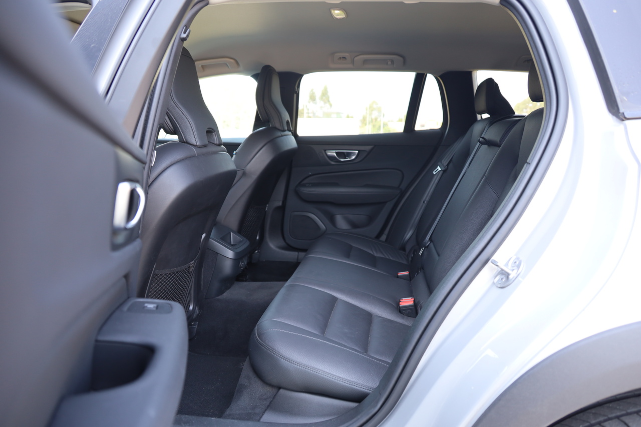 V60 B4 Hibrido Gasóleo Core AWD