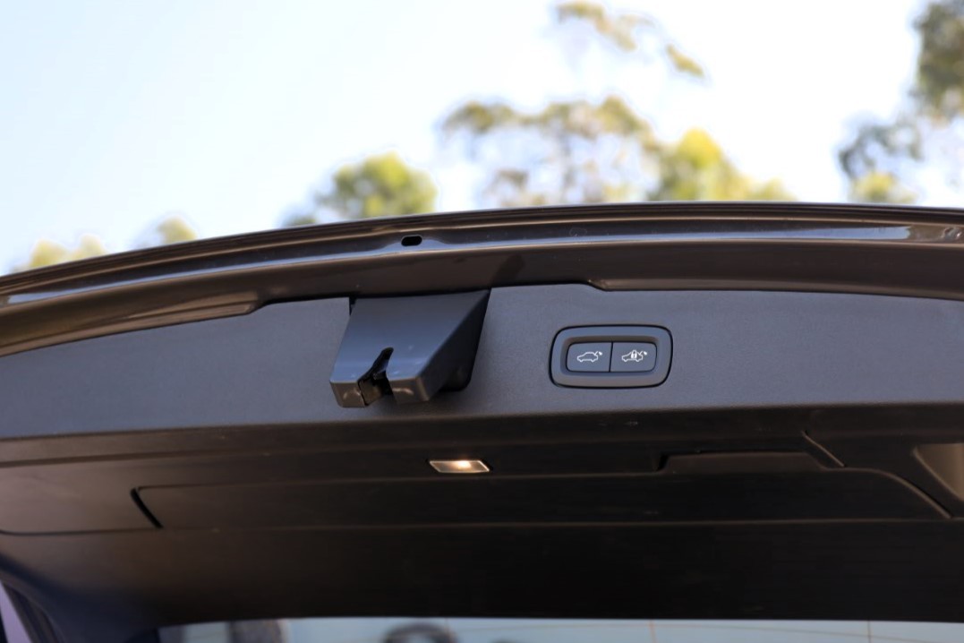 V60 B4 Hibrido Gasóleo Cross Country