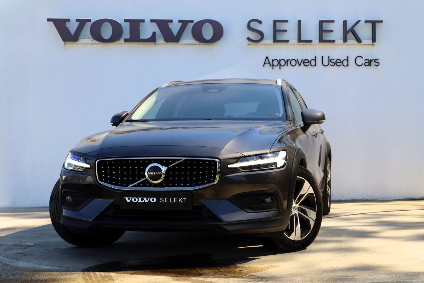 V60 B4 Hibrido Gasóleo Cross Country