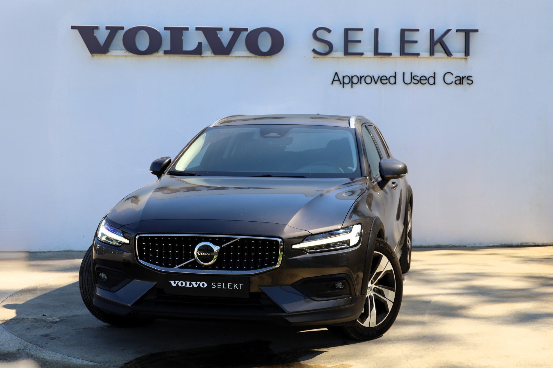 V60 B4 Hibrido Gasóleo Cross Country