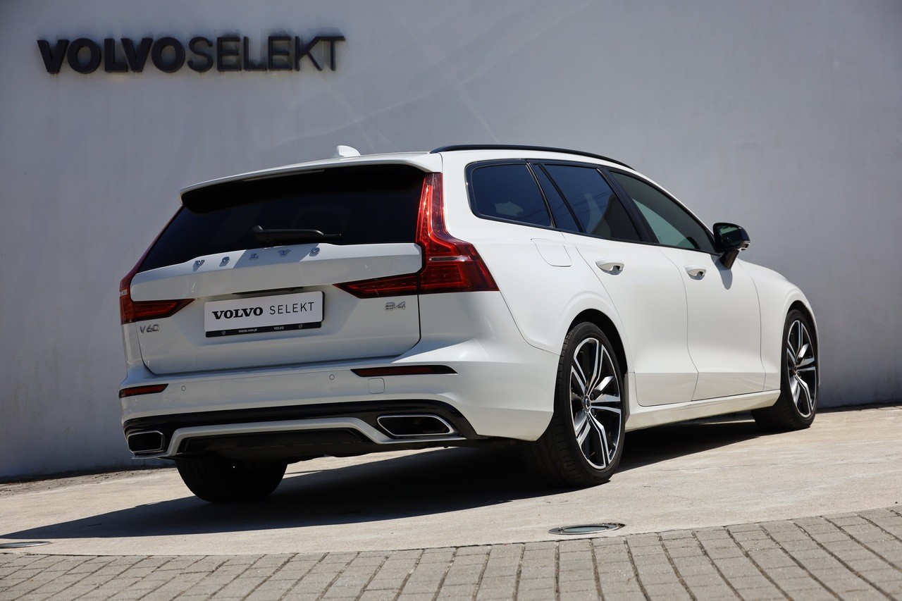 V60 B4 R-Design Geart.