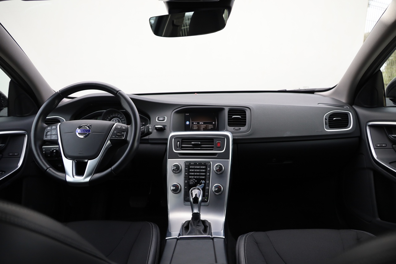 V60 Cross Country D3 Momentum Geart. 