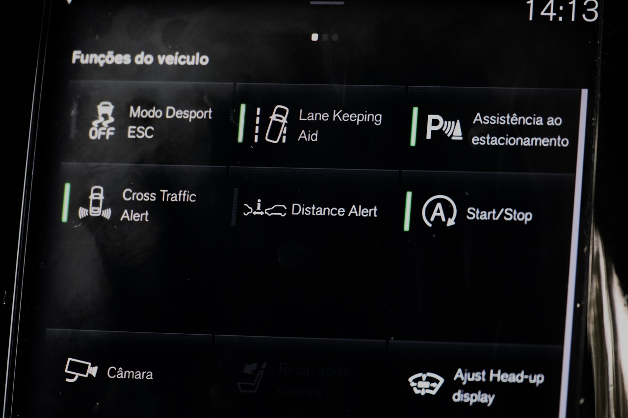 V60 Cross Country D4 Momentum Geart. AWD
