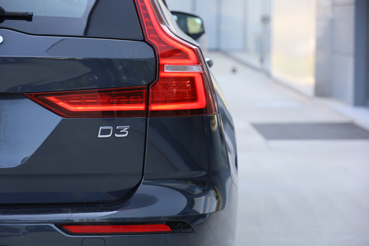 V60 D3 Momentum Geart.8V