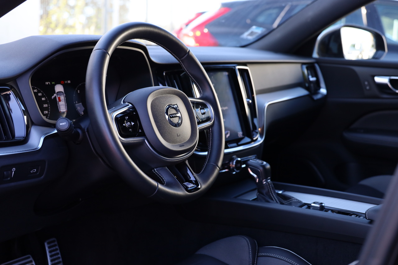 V60 D3 R-Design Geart.