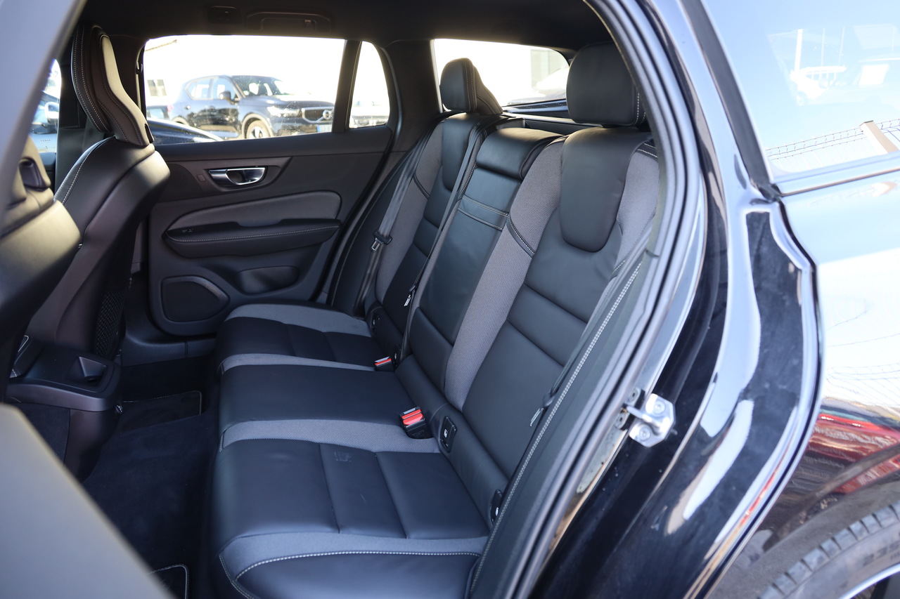 V60 D3 R-Design Geart.