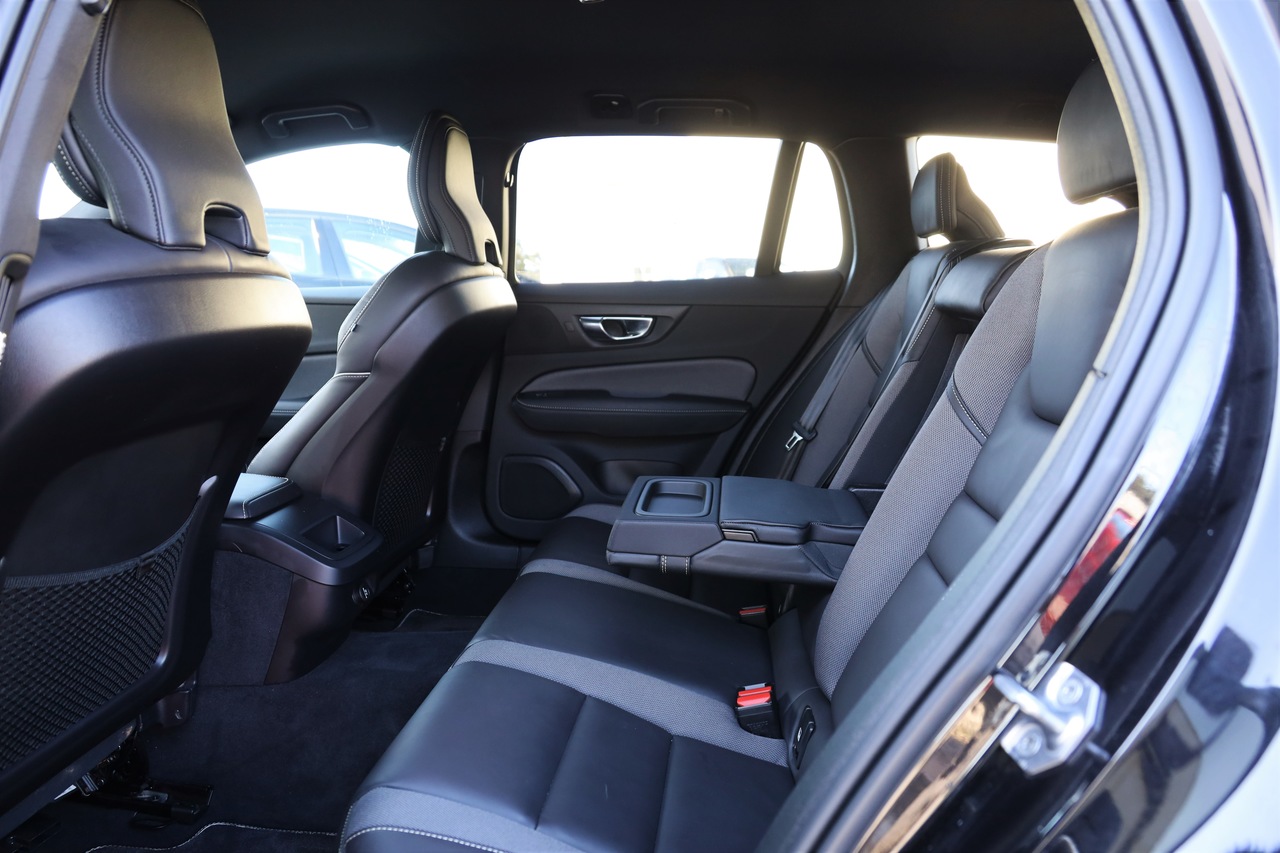 V60 D3 R-Design Geart.