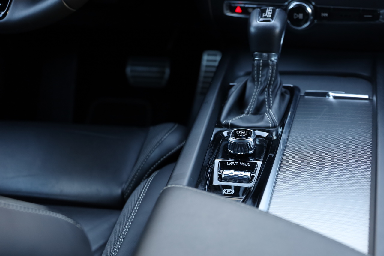 V60 D3 R-Design Geart.