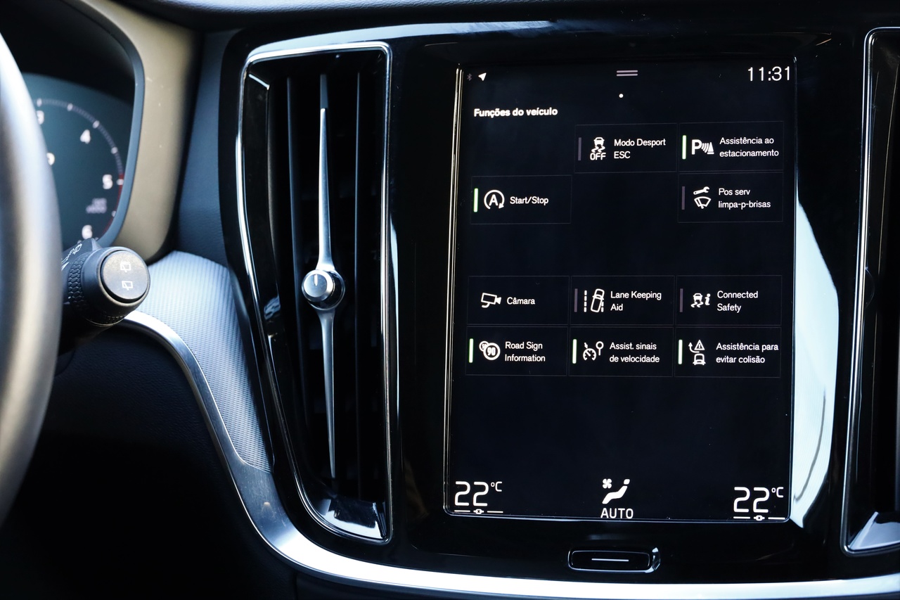 V60 D3 R-Design Geart.