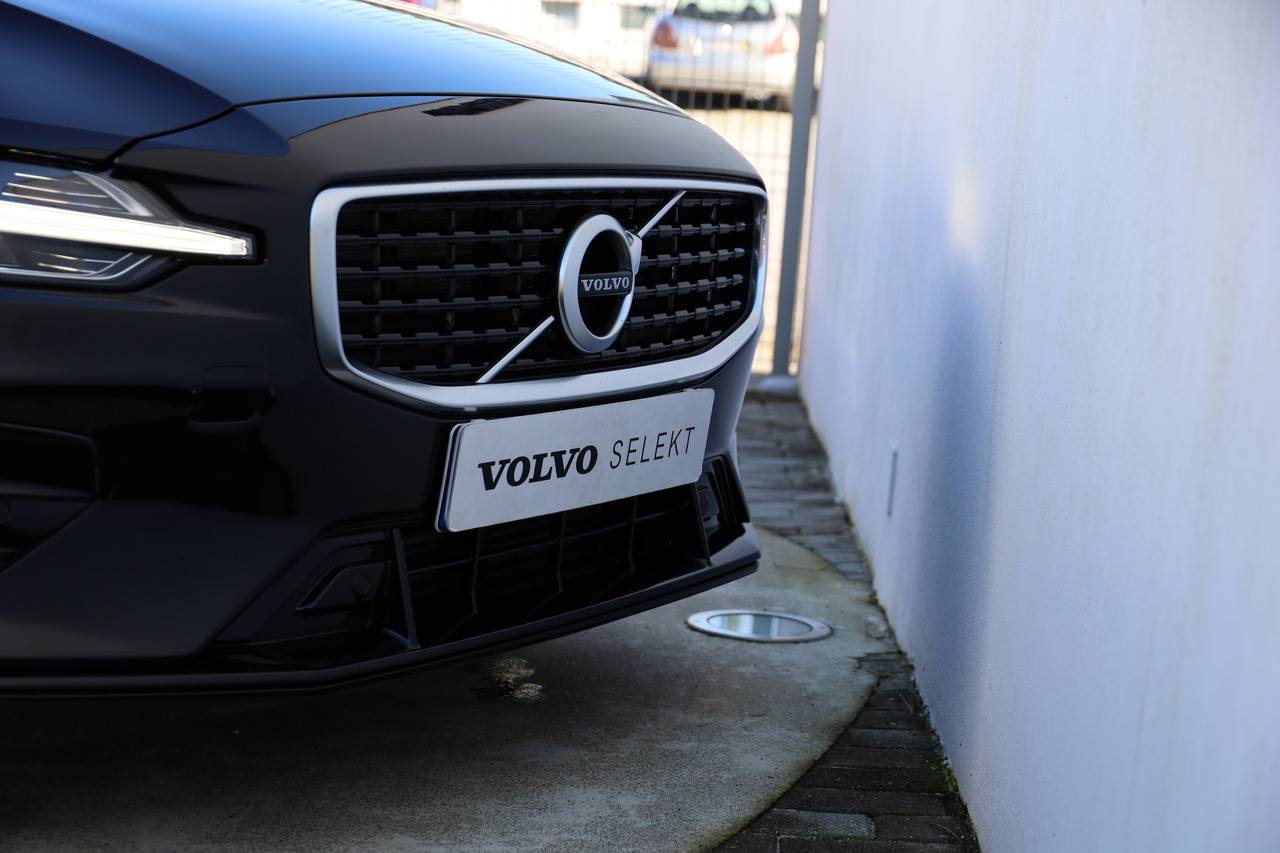V60 D3 R-Design Geart.