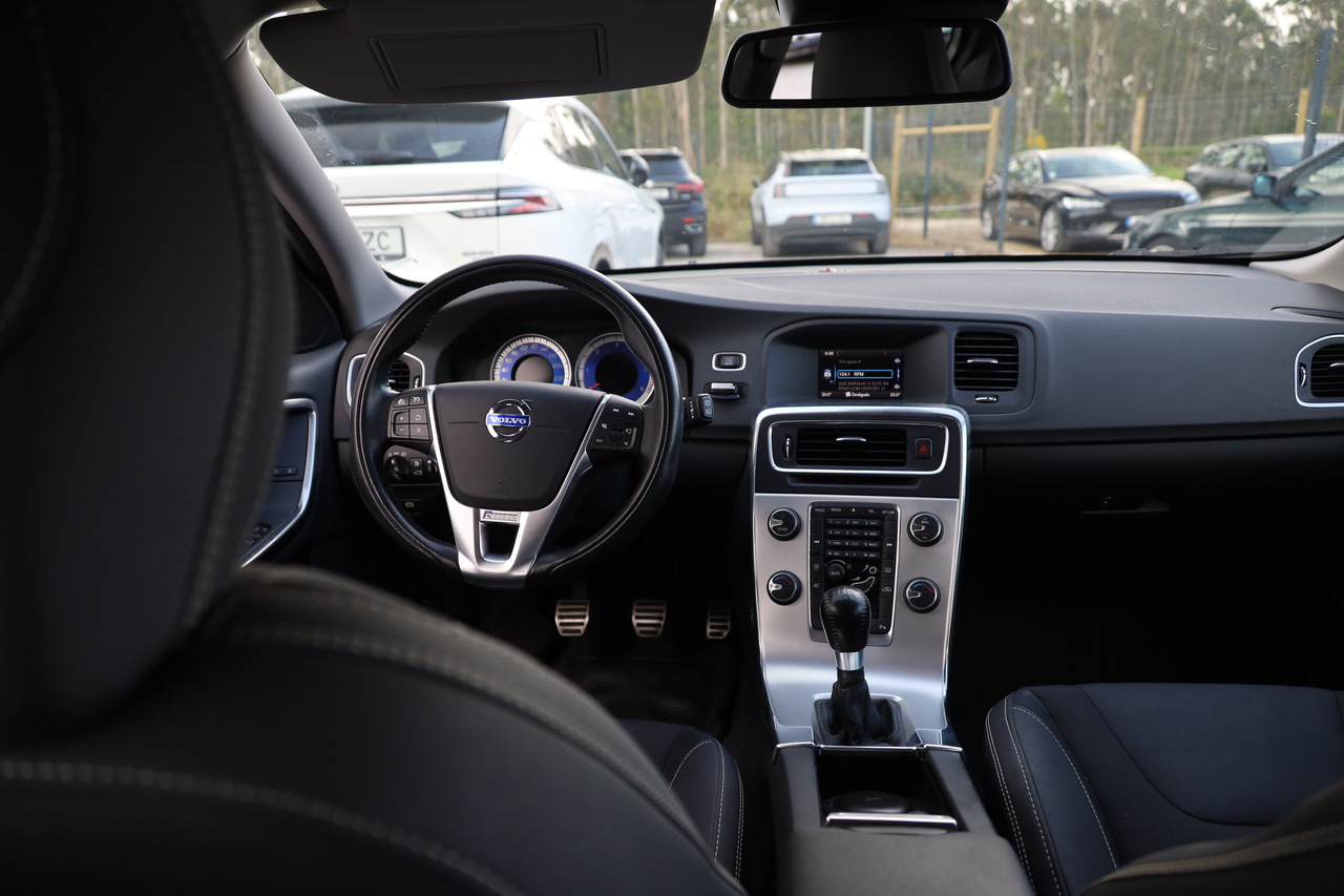 V60 D3 R-Design