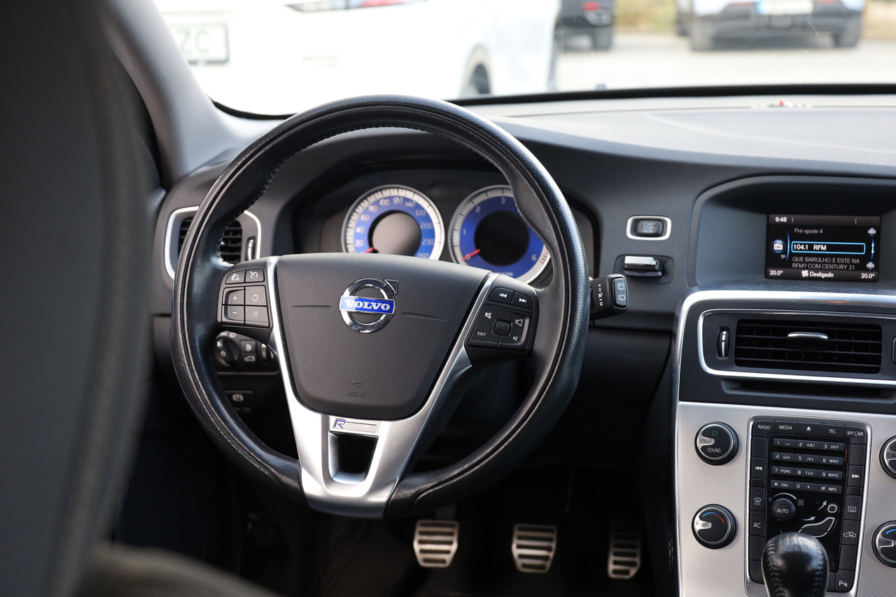 V60 D3 R-Design