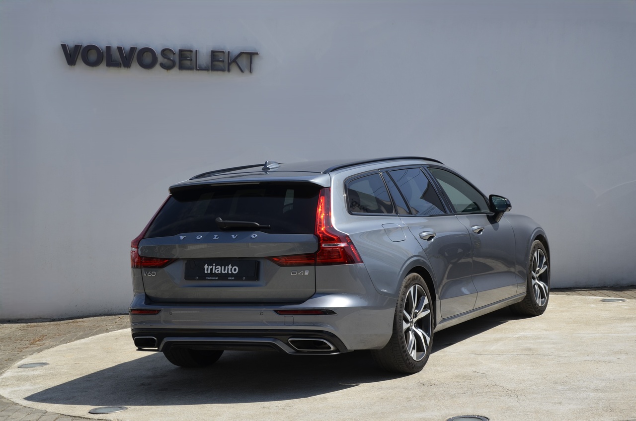 V60 D4 R-Design Geart.