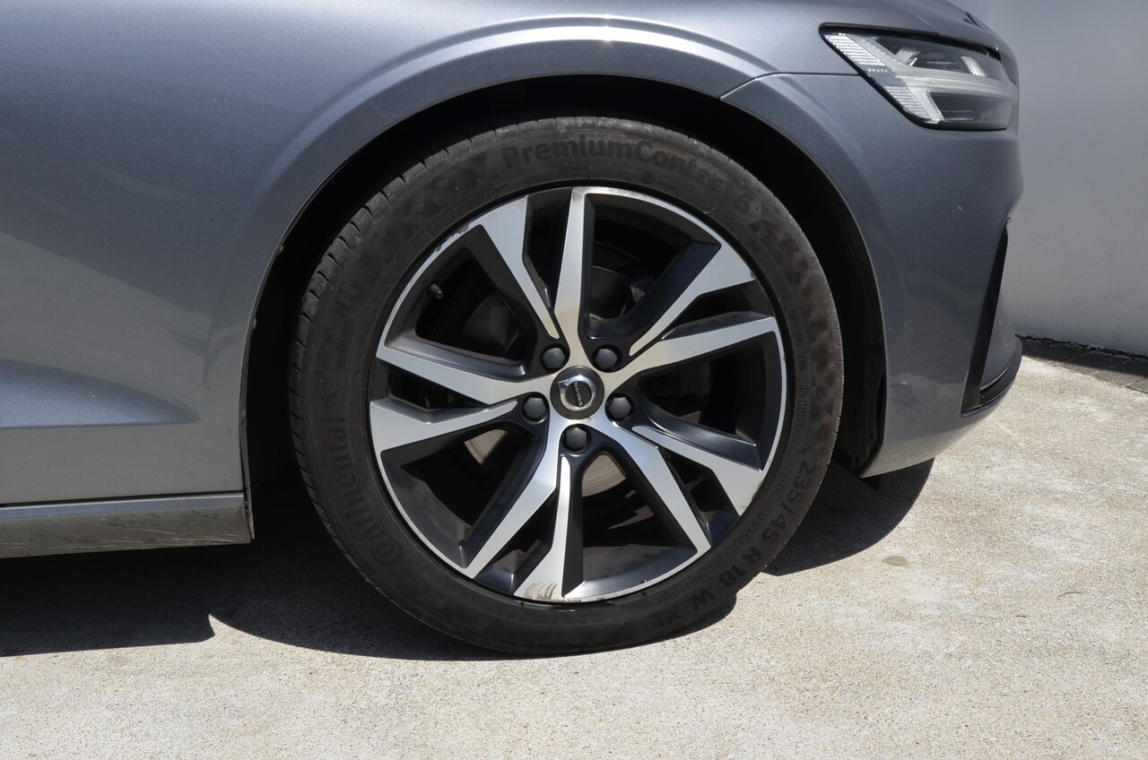 V60 D4 R-Design Geart.