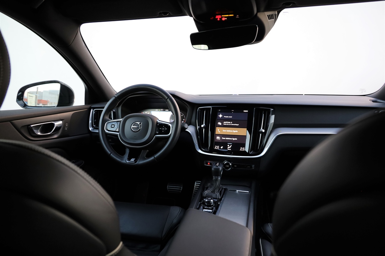 V60 D4 R-Design Geart.