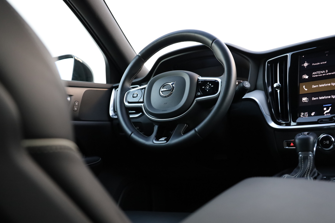 V60 D4 R-Design Geart.