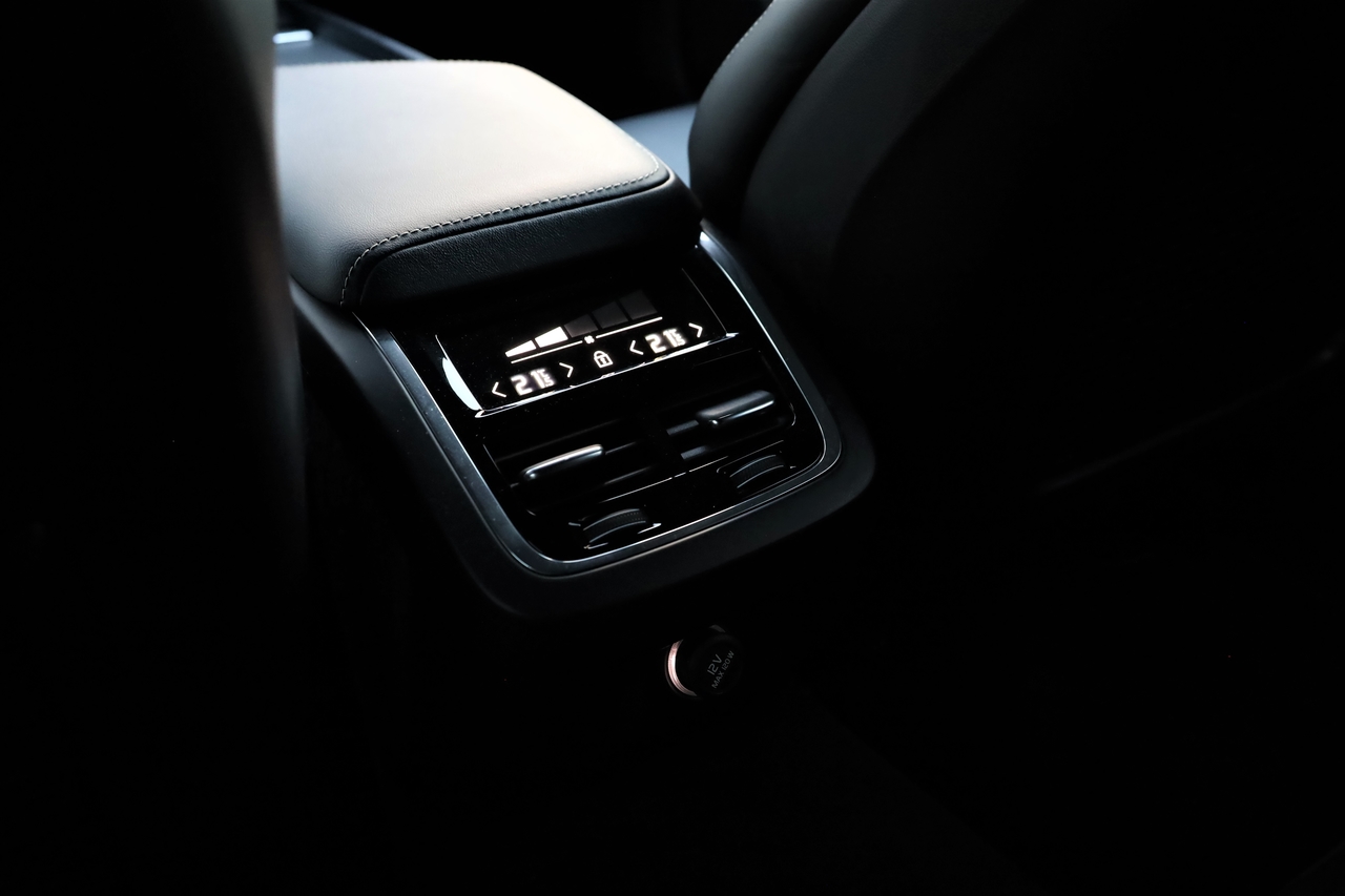 V60 D4 R-Design Geart.