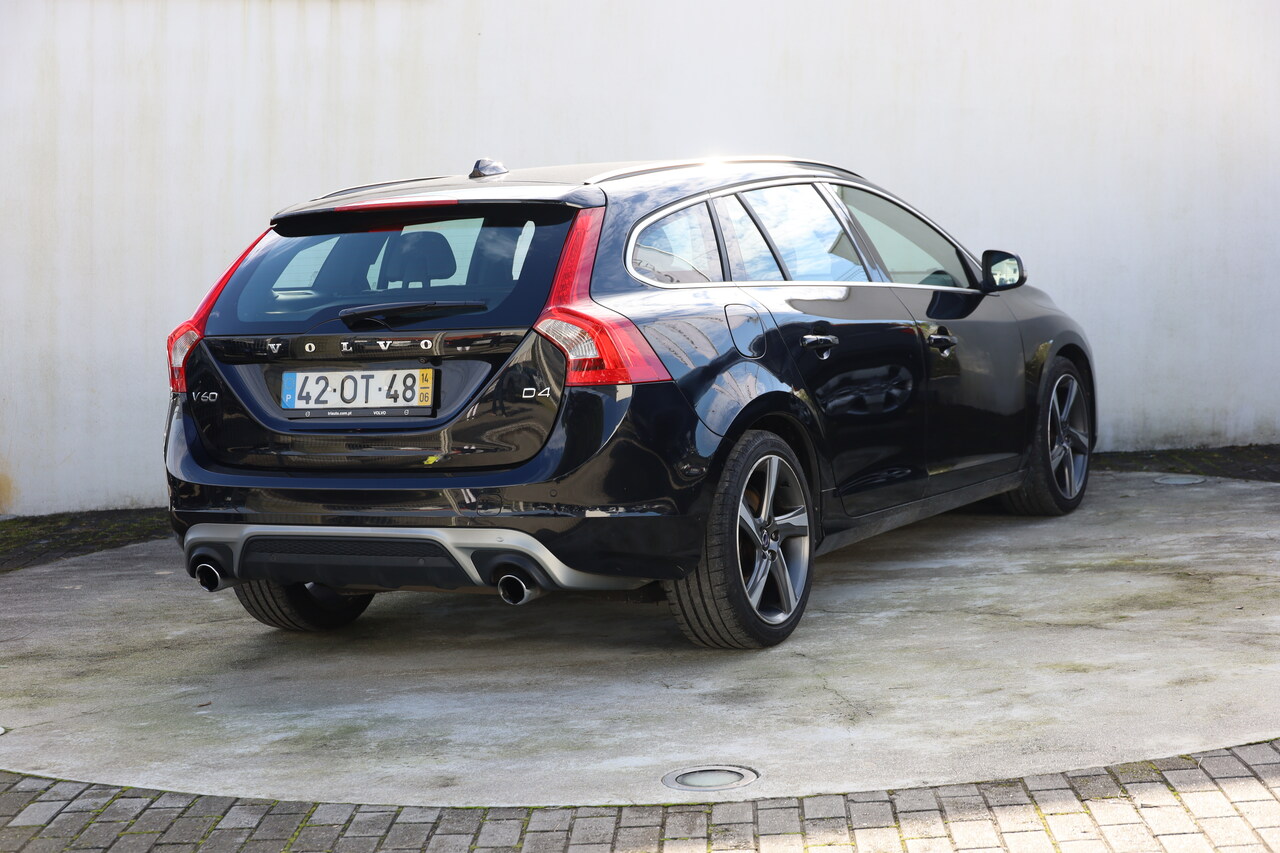 V60 D4 R-Design
