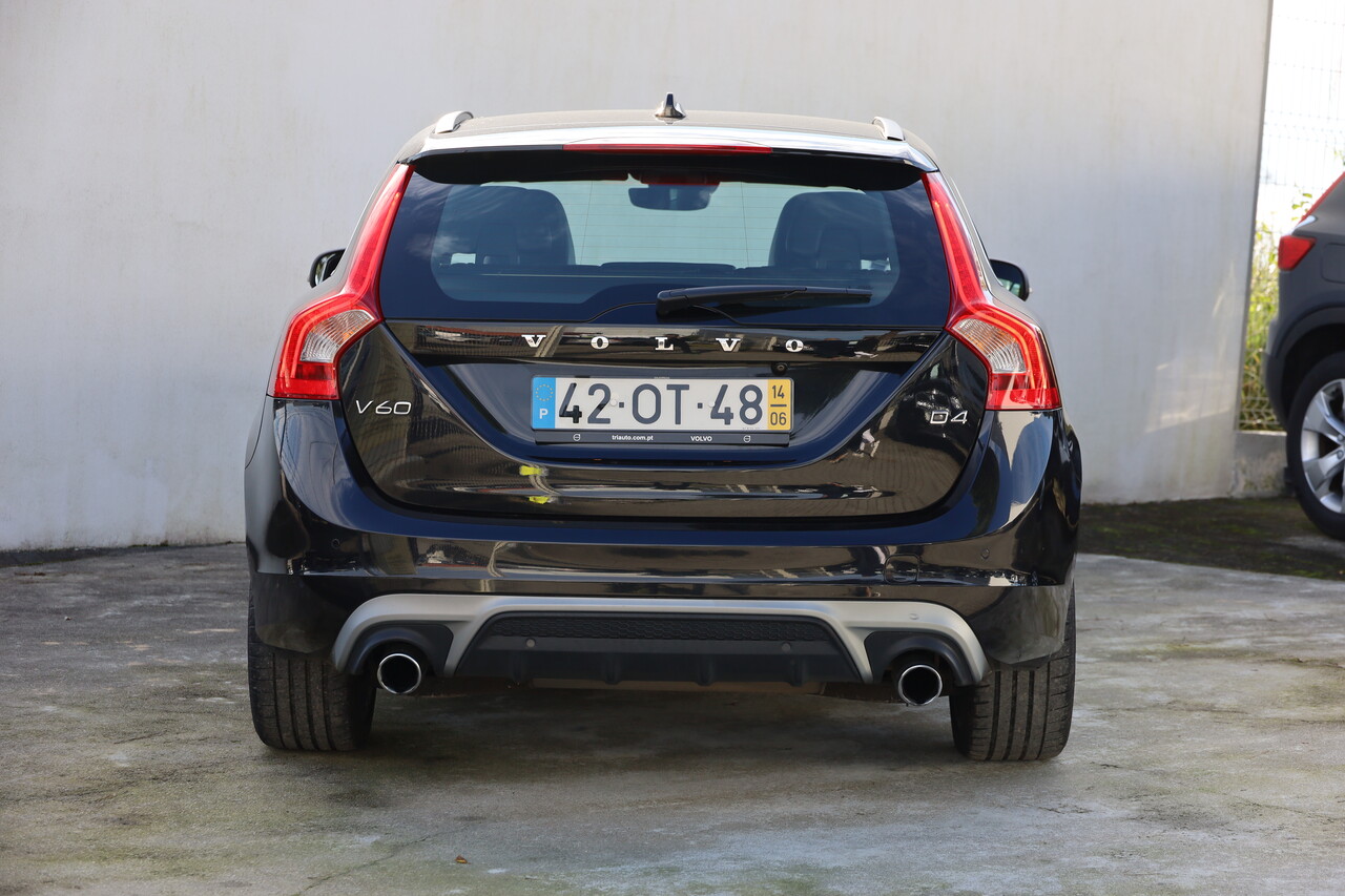 V60 D4 R-Design