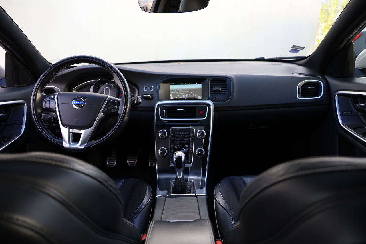 V60 D4 R-Design