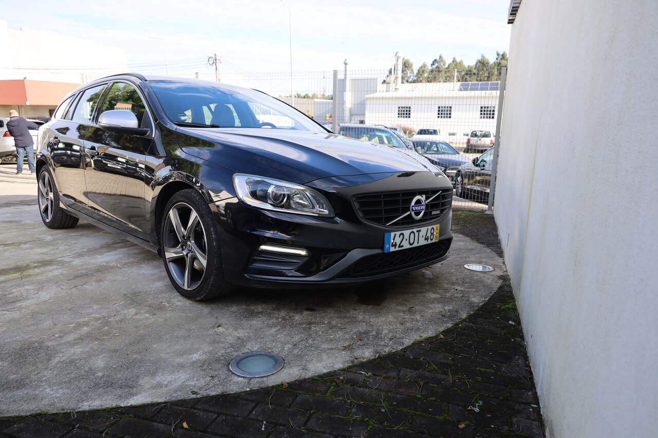 V60 D4 R-Design