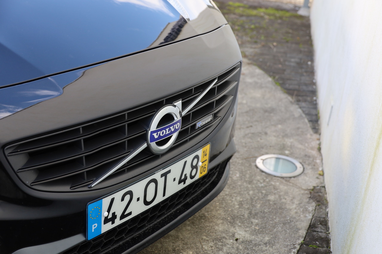 V60 D4 R-Design