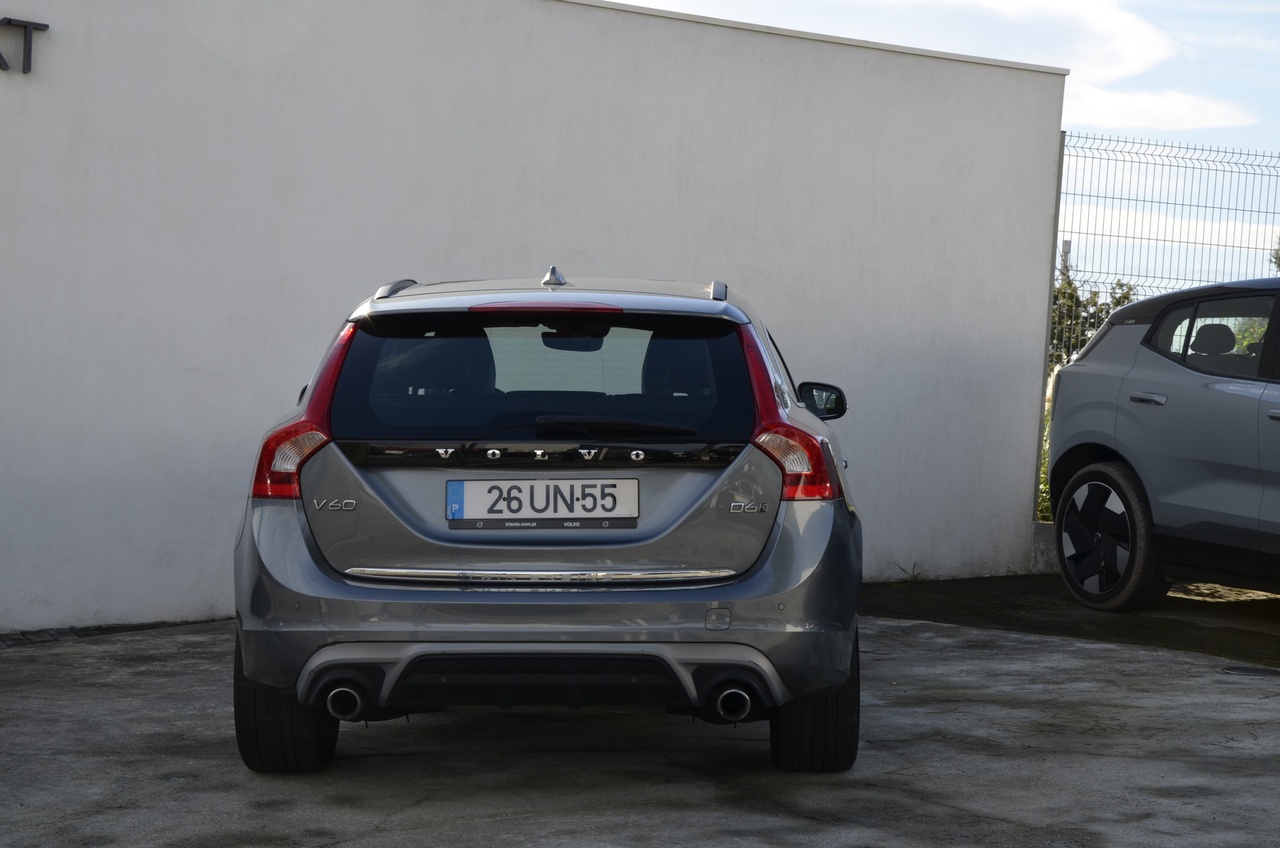 V60 D6 Hibrido Plug-in R-Design AWD Geart. 