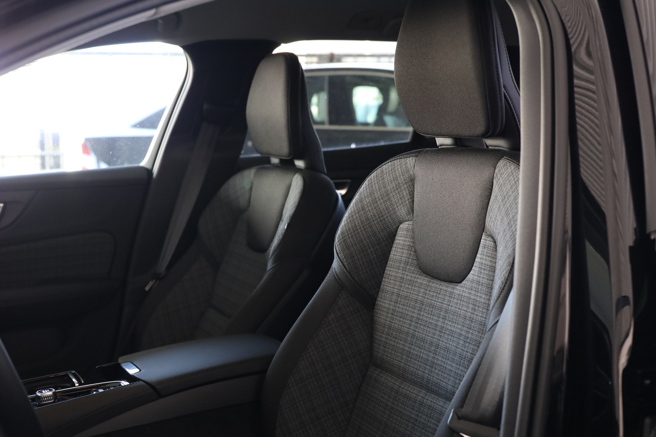 V60 T6 Hibrido Plug-in Core Bright