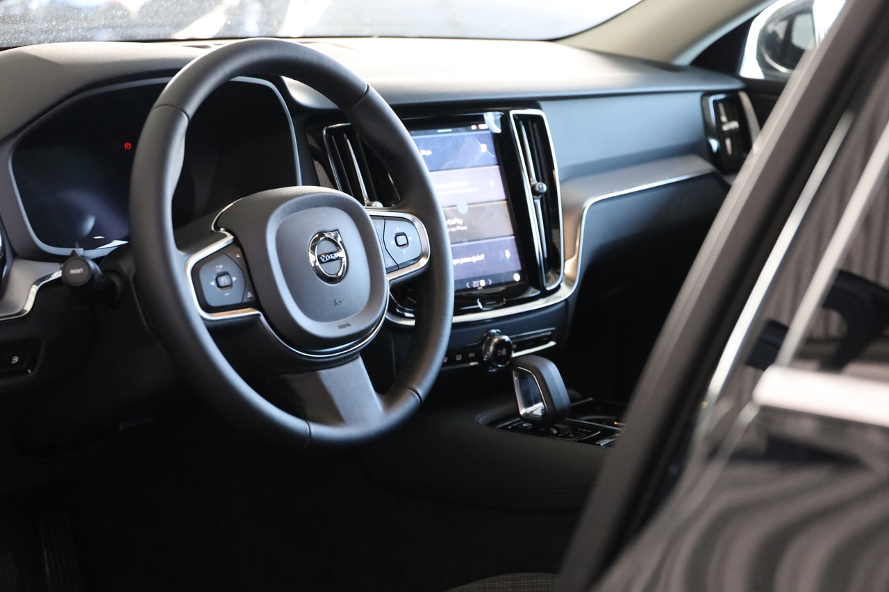 V60 T6 Hibrido Plug-in Core Bright