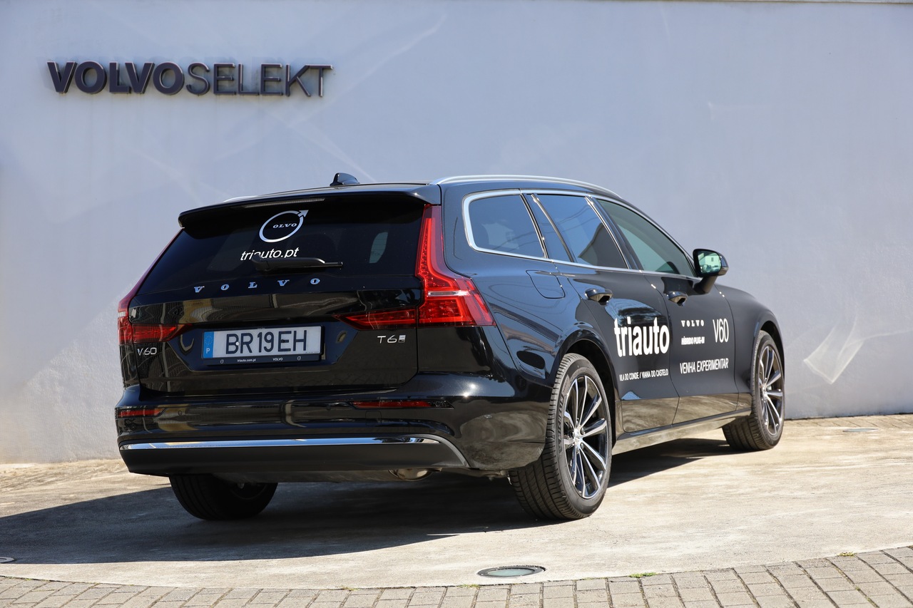 V60 T6 Hibrido Plug-in Core Bright