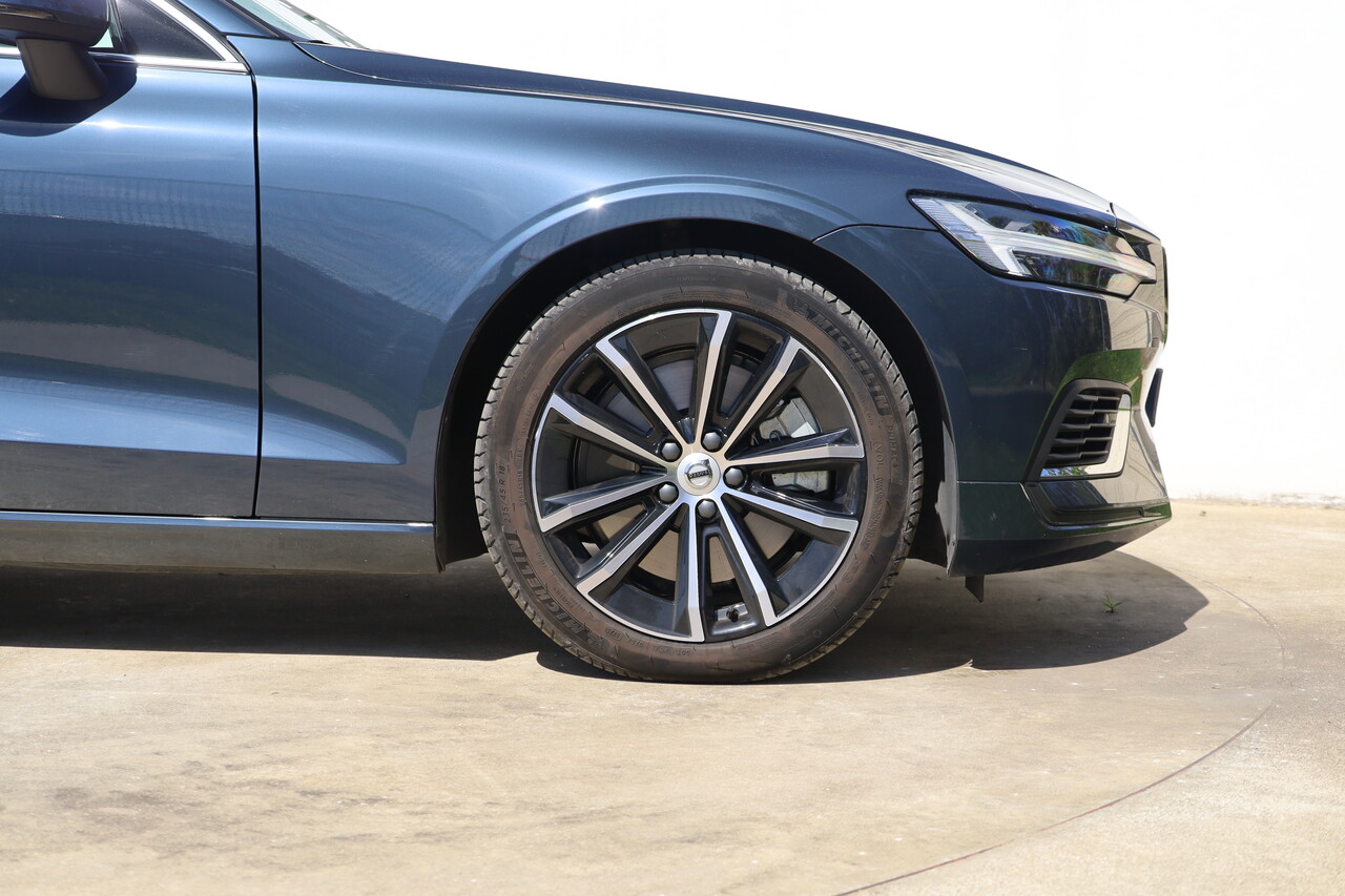 V60 T6 Hibrido Plug-in Core Bright