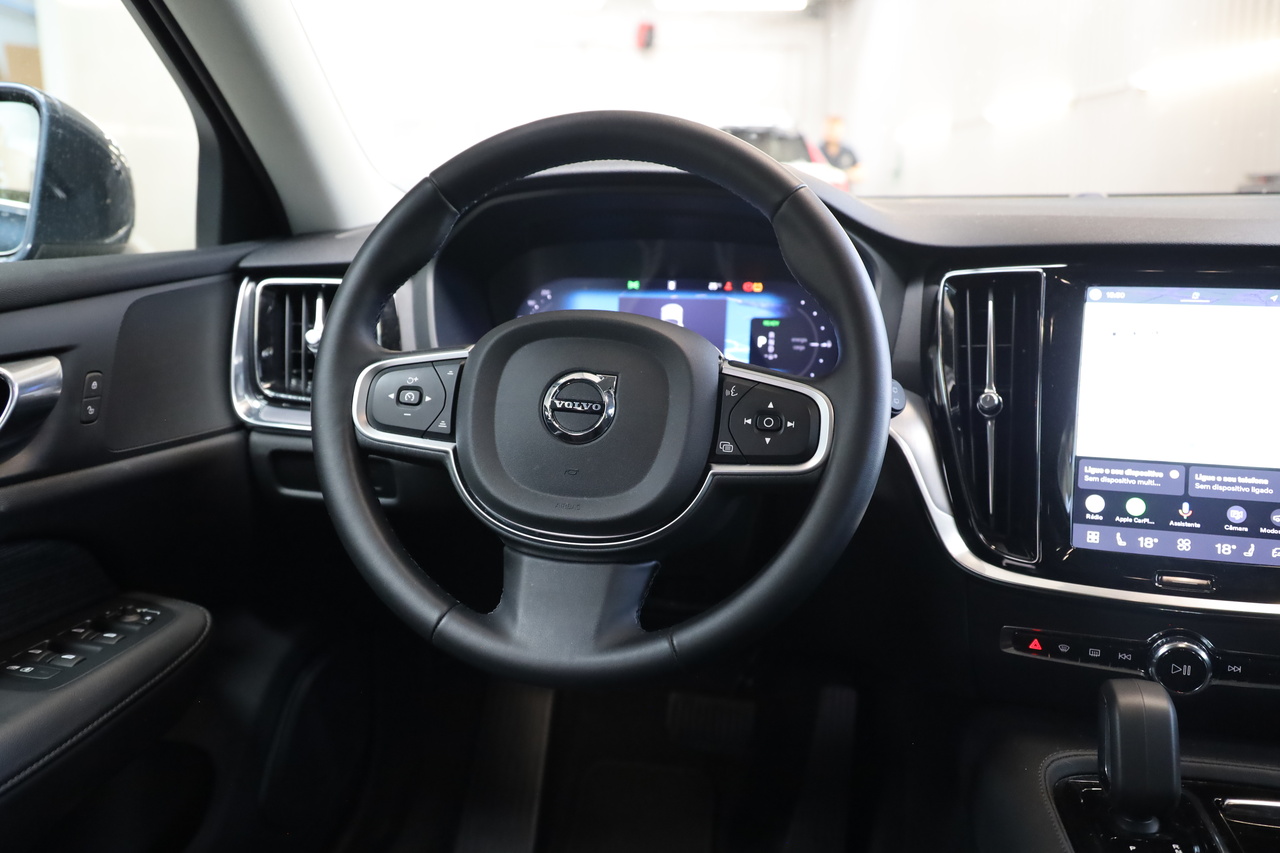V60 T6 Hibrido Plug-in Core Bright