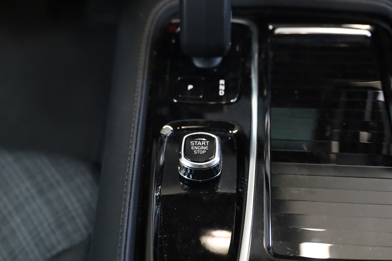 V60 T6 Hibrido Plug-in Core Bright