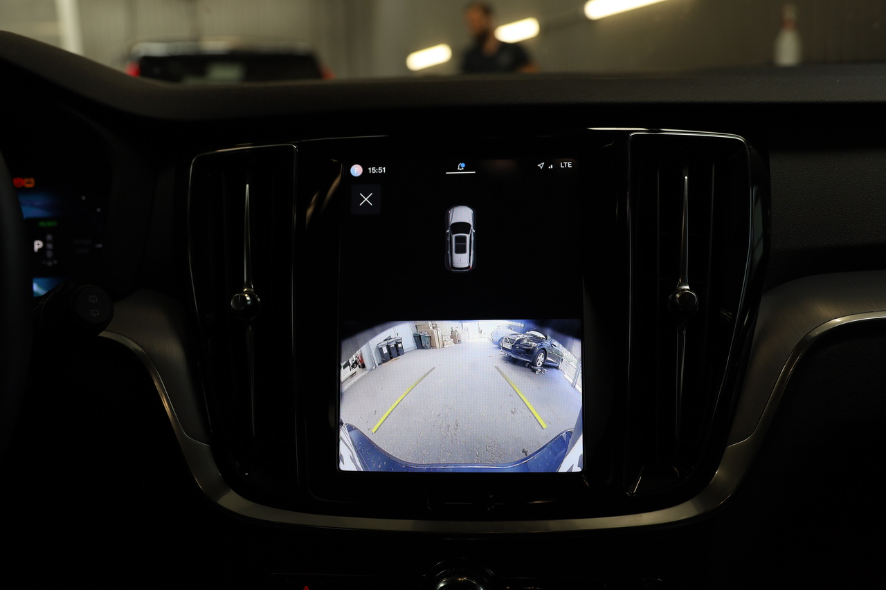 V60 T6 Hibrido Plug-in Core Bright