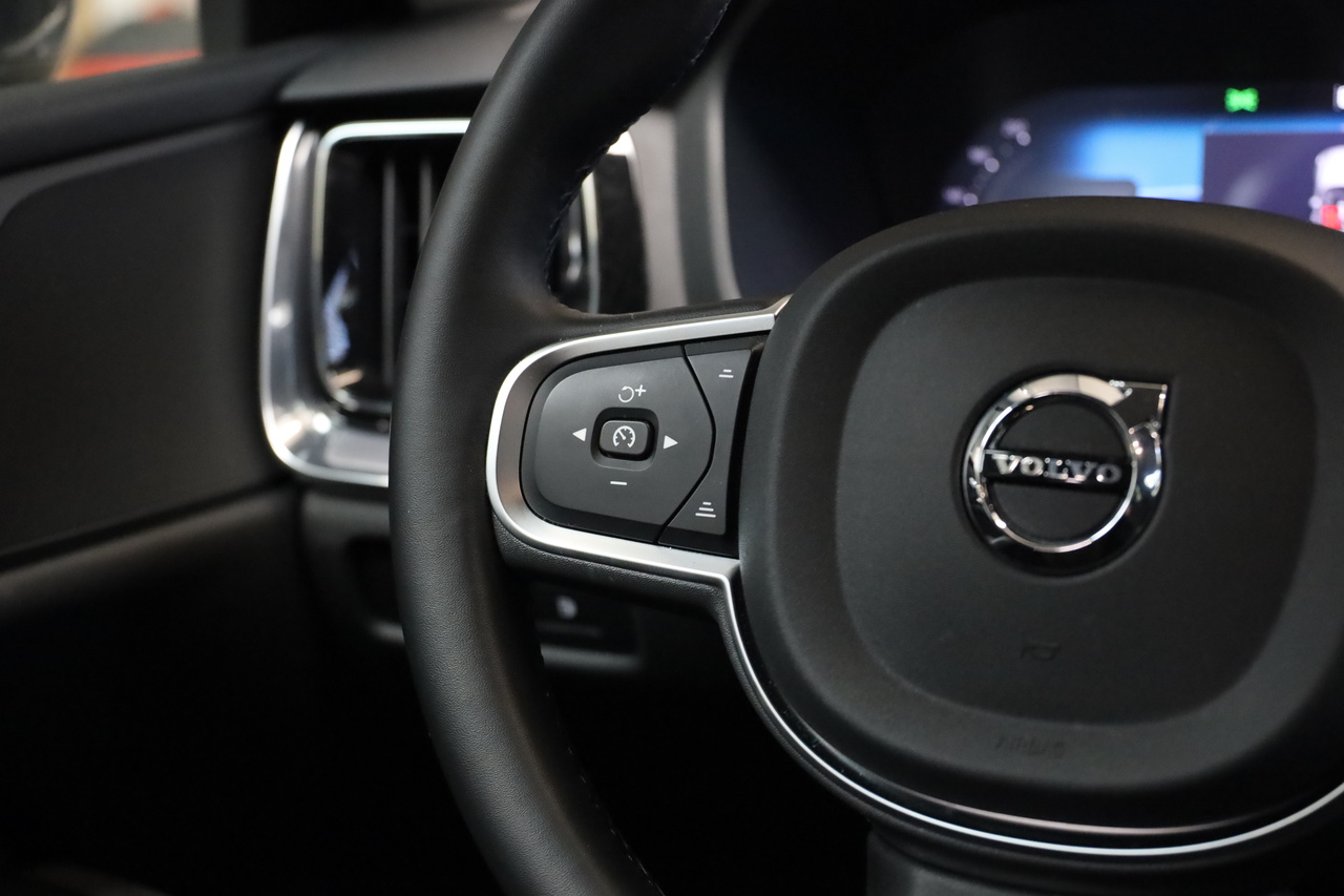 V60 T6 Hibrido Plug-in Core Bright