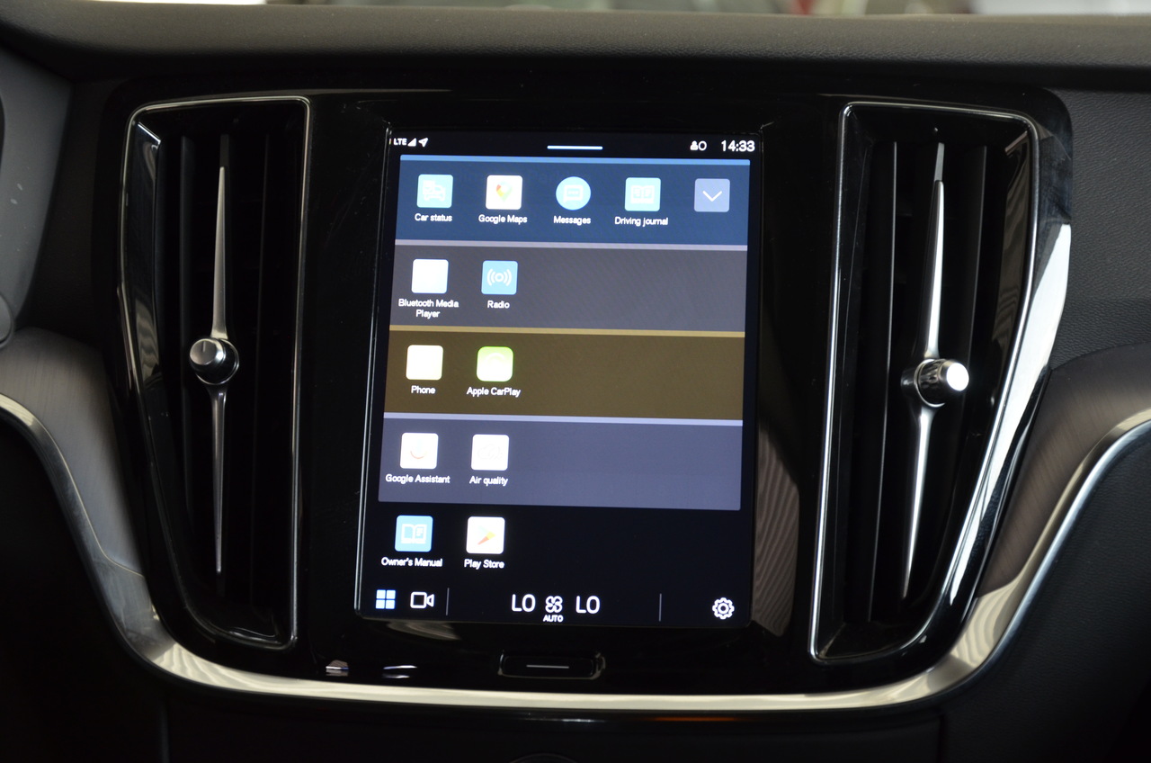 V60 T6 Hibrido Plug-in Core Bright