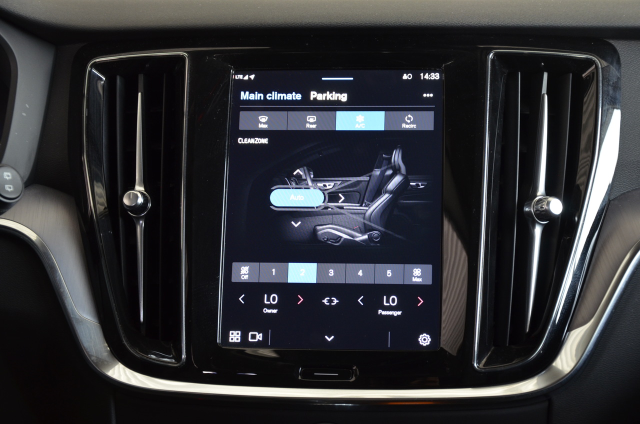V60 T6 Hibrido Plug-in Core Bright