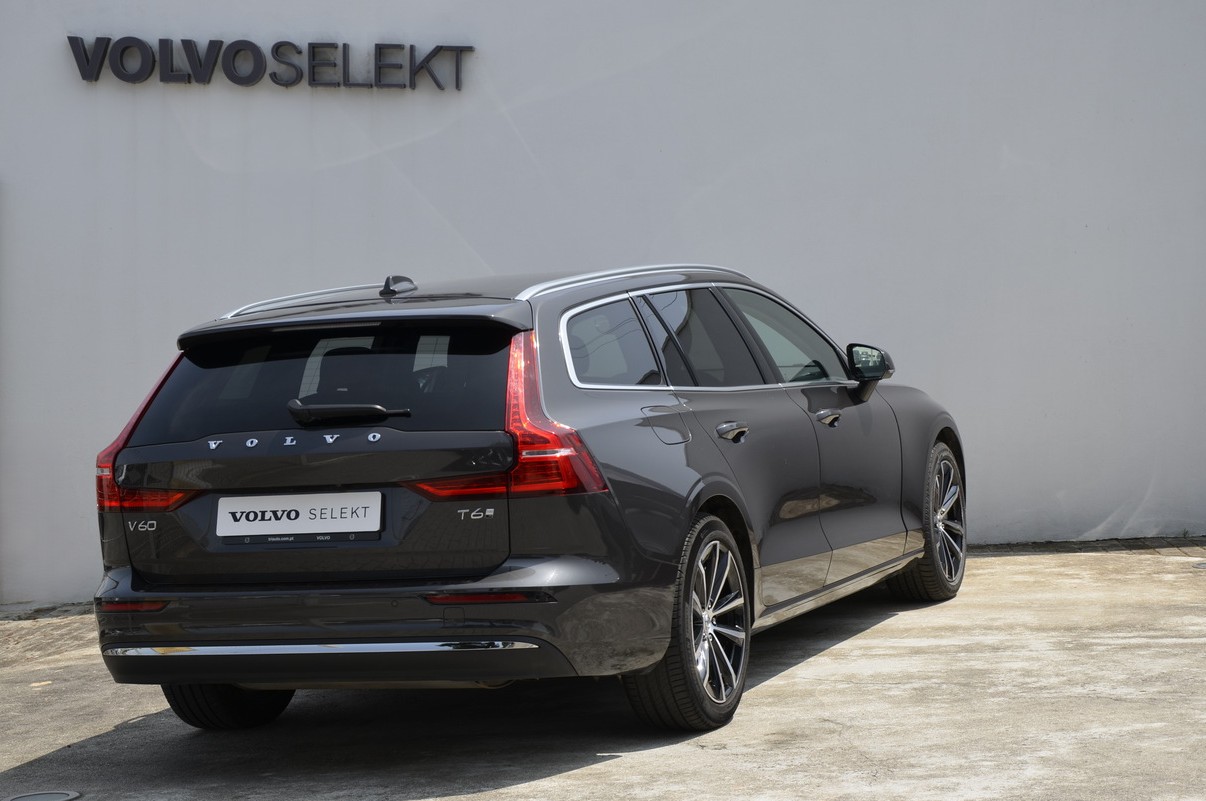 V60 T6 Hibrido Plug-in Core Bright