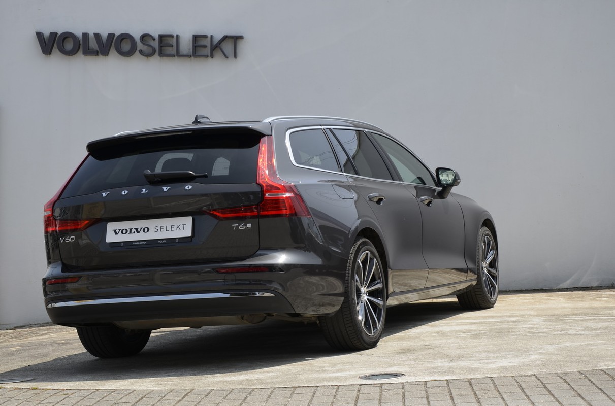 V60 T6 Hibrido Plug-in Core Bright