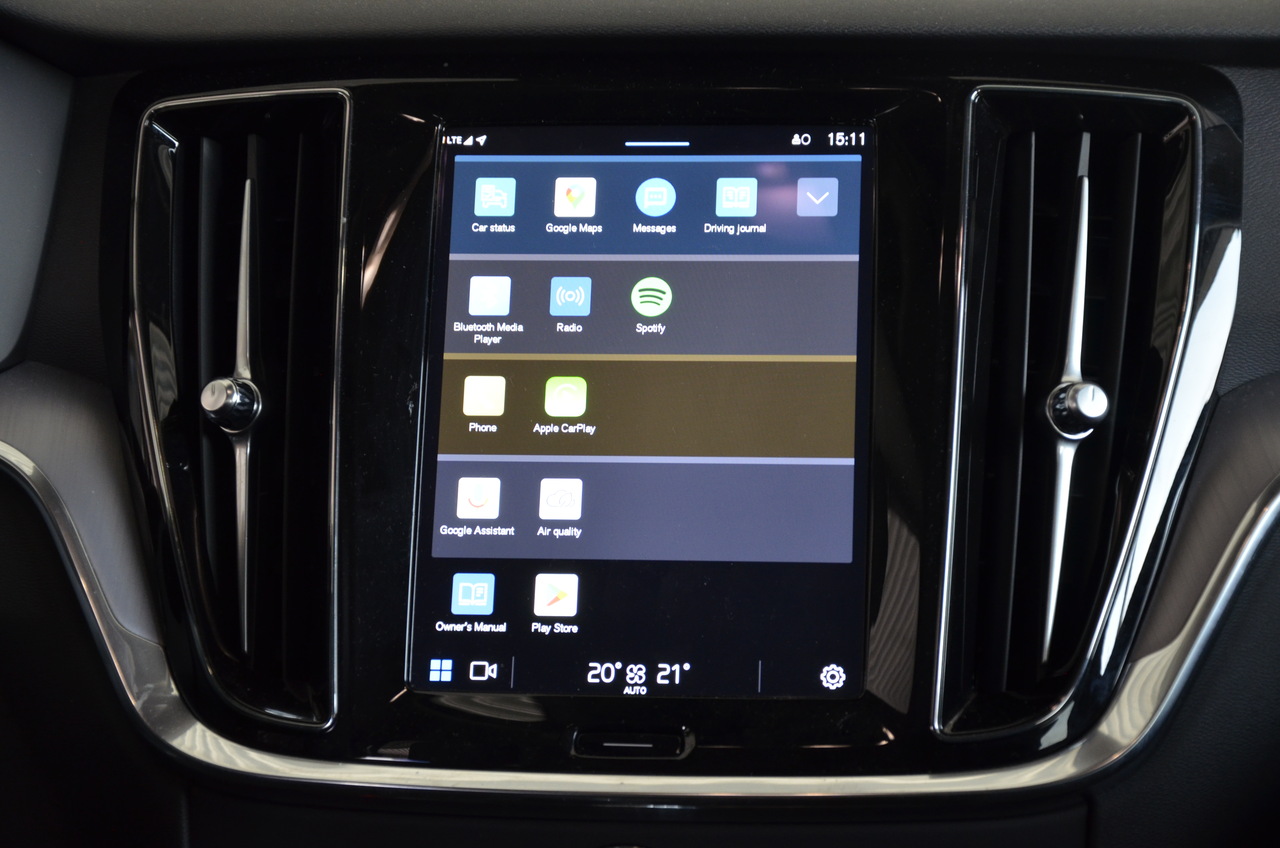 V60 T6 Hibrido Plug-in Core Bright