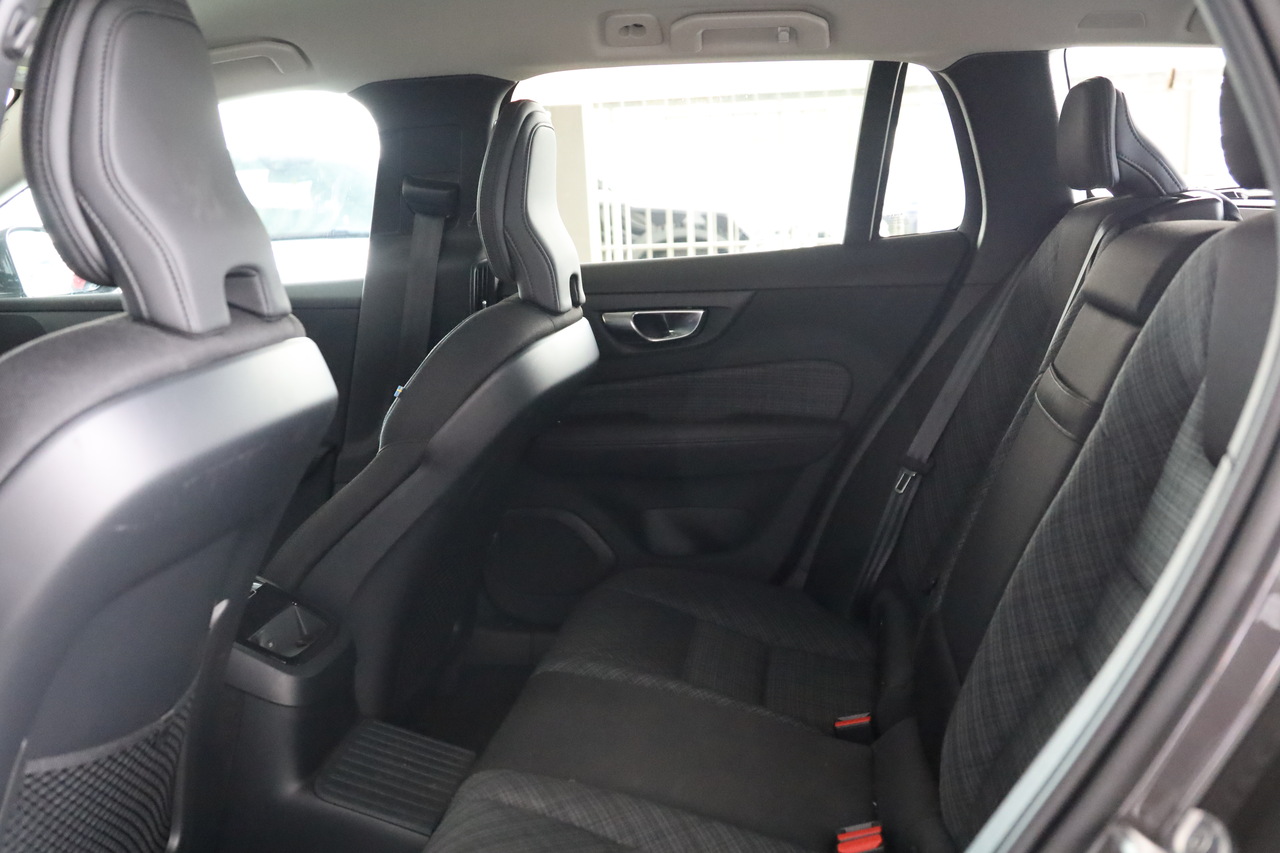 V60 T6 Hibrido Plug-in Core Bright